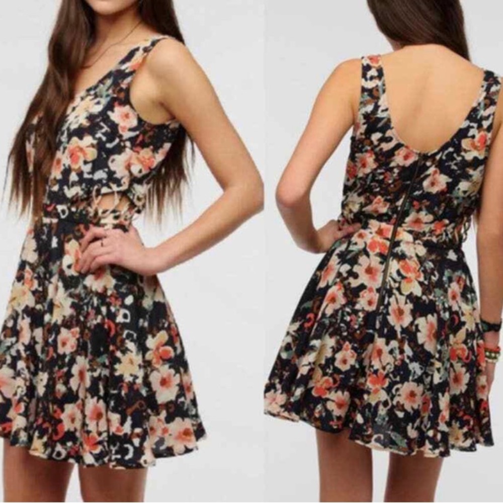 Urban Outfitters | Floral Mini Dress